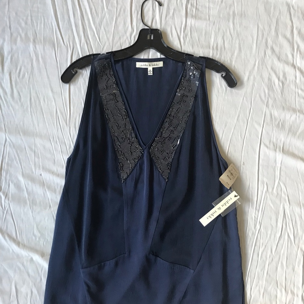 Robbi & Nikki Sleeveless V Neck Size M | WT